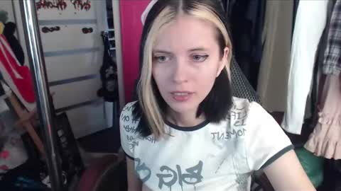 Snapshot of valeriaxkiss chatting on 02.23.25 ValeriaXKiss online show from 02.23.25