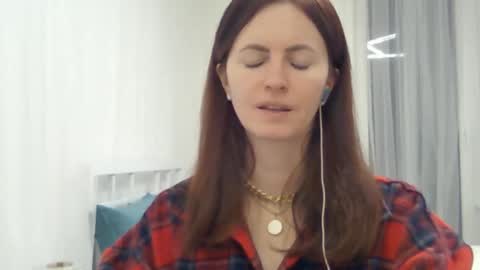 Snapshot of valerie_rose777 chatting on 01.06.25 valerie_rose777 online show from 01.06.25