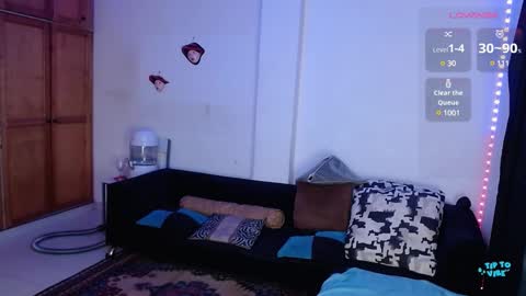 Snapshot of valerie_smile chatting on 02.23.25 Valerie online show from 02.23.25