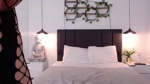 VALERI  online show from 02.06.25