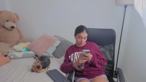 Snapshot of valerihouse chatting on 11.06.25 Juli C online show from 11.06.25