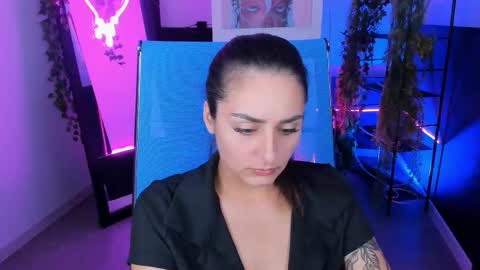 Snapshot of valeriiemills chatting on 09.10.25 Valerie online show from 09.10.25