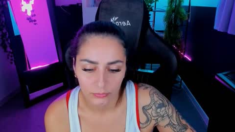 Snapshot of valeriiemills chatting on 09.25.25 Valerie online show from 09.25.25