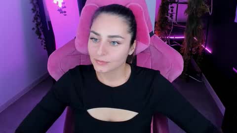 Snapshot of valeriiemills chatting on 10.06.25 Valerie online show from 10.06.25