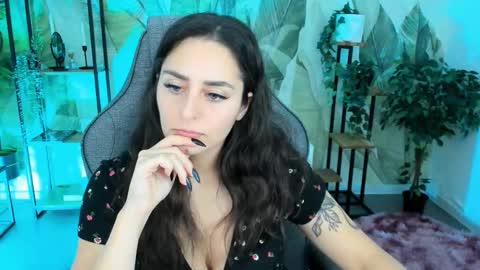 Snapshot of valeriiemills chatting on 10.20.25 Valerie online show from 10.20.25