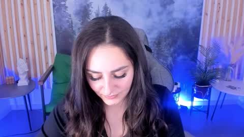 Snapshot of valeriiemills chatting on 12.02.25 Valerie online show from 12.02.25