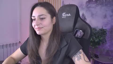 Snapshot of valeriiemills chatting on 02.14.26 Valerie online show from 02.14.26