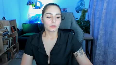 Snapshot of valeriiemills chatting on 02.19.26 Valerie online show from 02.19.26