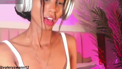 Snapshot of valery_swan1 chatting on 02.07.25 Valery swan1 online show from 02.07.25