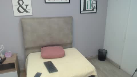 valevicious online show from 09.15.25