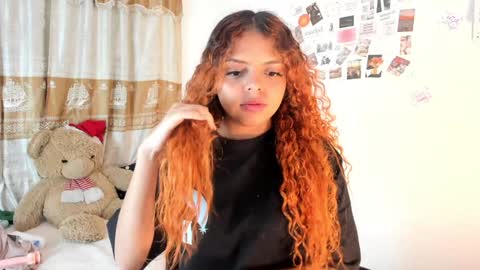 Snapshot of valientegirl_ chatting on 01.31.25 VALIENTE online show from 01.31.25