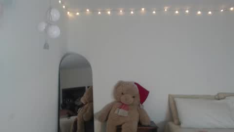 VALIENTE  online show from 02.21.26