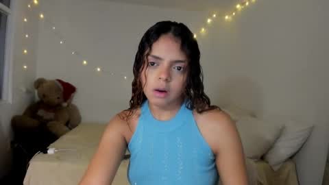 Snapshot of valientegirl_ chatting on 05.18.26 VALIENTE online show from 05.18.26