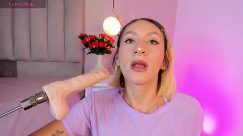 Snapshot of valka_doll chatting on 05.31.26 valka_doll online show from 05.31.26