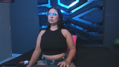 Snapshot of valka_ross chatting on 11.11.25 VALKA ROSS online show from 11.11.25