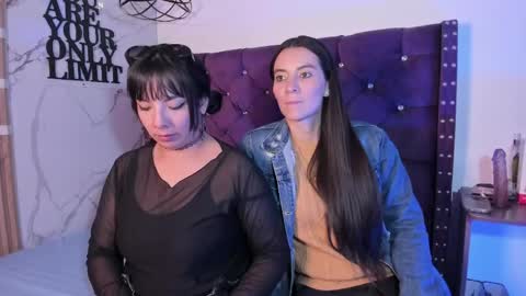 Snapshot of valkiria_and_dione chatting on 06.02.26 Valkiria and Dione online show from 06.02.26