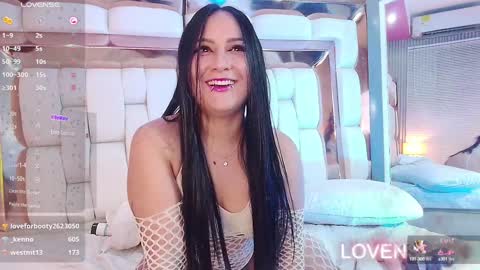 Snapshot of valkiria_moore chatting on 01.12.25 Valkiria moore online show from 01.12.25