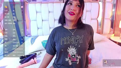 Snapshot of valkiria_moore chatting on 02.01.25 Valkiria moore online show from 02.01.25