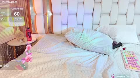 Snapshot of valkiria_moore chatting on 02.05.25 Valkiria moore online show from 02.05.25