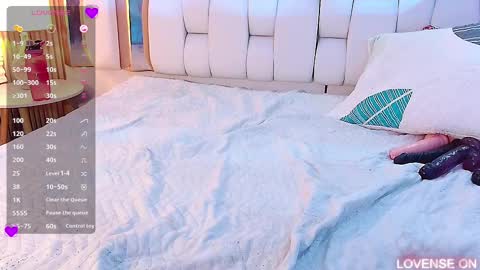 Snapshot of valkiria_moore chatting on 03.10.25 Valkiria moore online show from 03.10.25