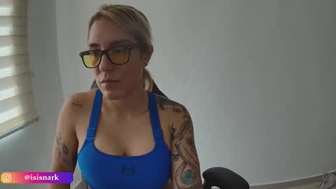 Snapshot of valkyriarose chatting on 02.11.26 Isis online show from 02.11.26