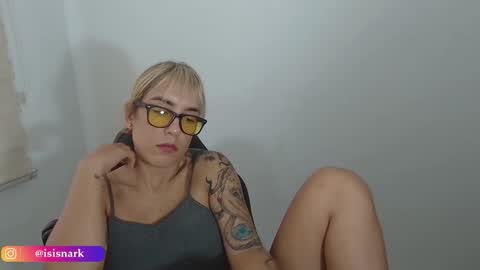 Snapshot of valkyriarose chatting on 02.15.26 Isis online show from 02.15.26