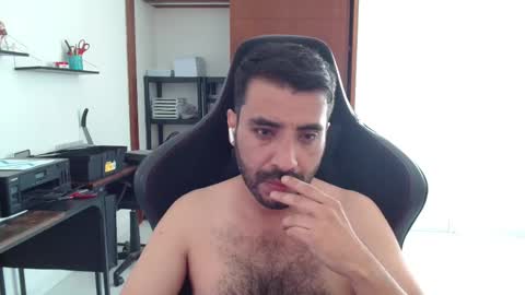 Snapshot of vallartamexi chatting on 03.16.26 Roberto Carlos online show from 03.16.26