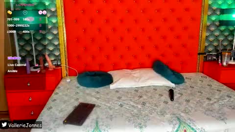 Snapshot of valleriejonnes chatting on 02.10.26 Valerie Val V online show from 02.10.26