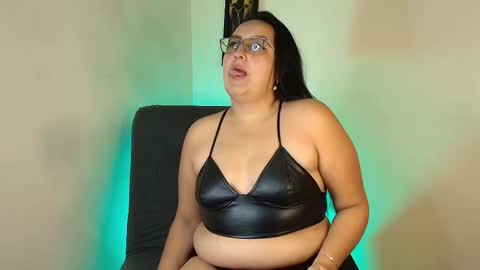 Snapshot of vallery16 chatting on 11.28.25 Vallery16 online show from 11.28.25