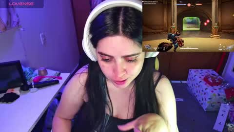 Snapshot of vallolet1_ chatting on 12.23.24 Im Violet online show from 12.23.24