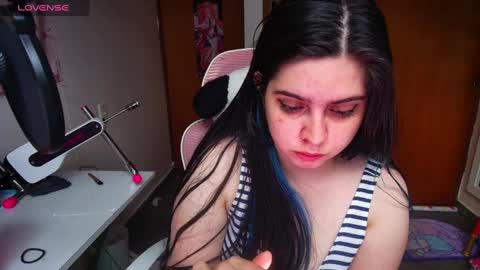 Snapshot of vallolet1_ chatting on 02.06.25 Im Violet online show from 02.06.25