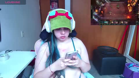 Snapshot of vallolet1_ chatting on 03.10.25 Im Violet online show from 03.10.25