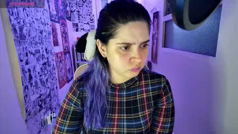 Snapshot of vallolet1_ chatting on 12.01.25 Im Violet online show from 12.01.25