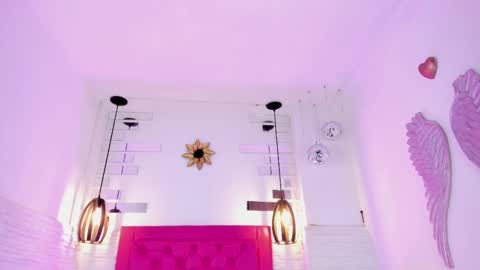 Vallolet Peach  online show from 03.02.25