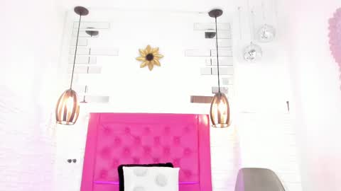 Vallolet Peach  online show from 03.09.25