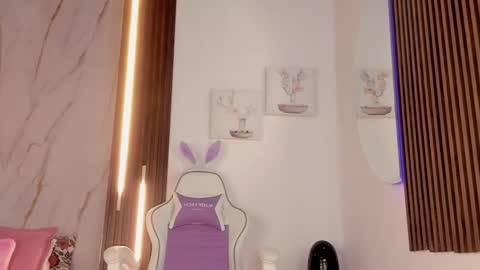 Vallolet Peach  online show from 09.16.25