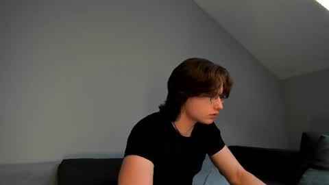 Snapshot of valo_cross chatting on 06.14.26 Valo online show from 06.14.26