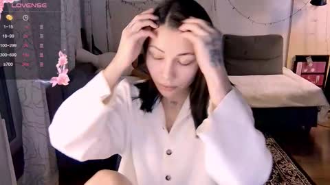 Snapshot of valorant_girl chatting on 02.09.25 Little Devil online show from 02.09.25