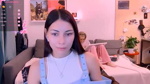 Snapshot of valorant_girl chatting on 11.08.25 Little Devil online show from 11.08.25