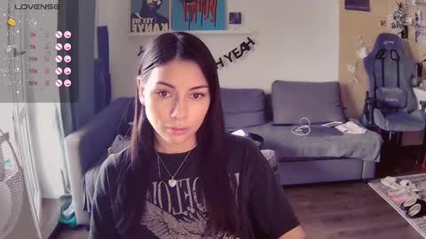 Little Devil online show from 04.13.26