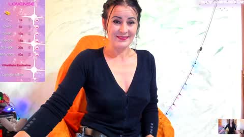 Snapshot of valysexybarbie chatting on 01.12.25 valentina online show from 01.12.25