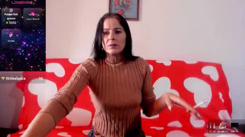 Snapshot of valysexybarbie chatting on 10.02.25 valentina online show from 10.02.25