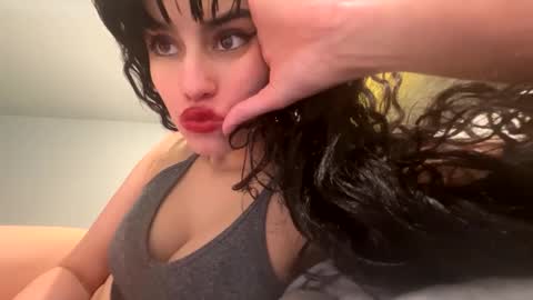 Snapshot of vampgatita chatting on 12.15.24 vampgatita online show from 12.15.24