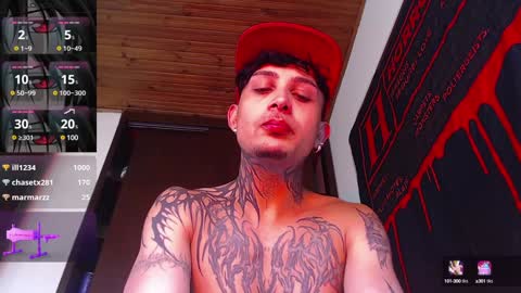 Snapshot of vampiredavyd chatting on 01.08.25 david guzman i model independenthelp me with a thumbs up online show from 01.08.25