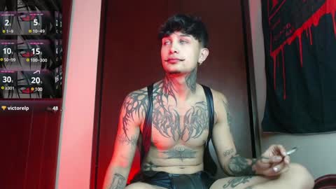 Snapshot of vampiredavyd chatting on 01.12.25 david guzman i model independenthelp me with a thumbs up online show from 01.12.25