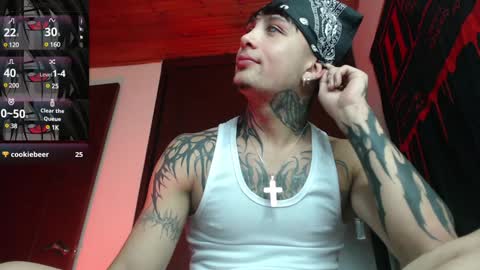 Snapshot of vampiredavyd chatting on 01.14.25 david guzman i model independenthelp me with a thumbs up online show from 01.14.25