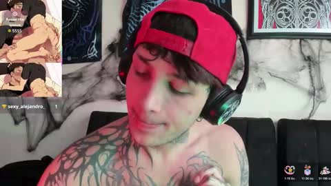 Snapshot of vampiredavyd chatting on 10.23.25 david guzman i model independenthelp me with a thumbs up online show from 10.23.25