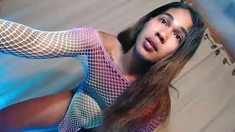 Snapshot of vampy_ebony_laxine chatting on 10.13.25 vampy_ebony_laxine online show from 10.13.25