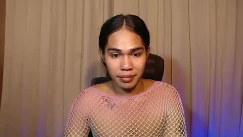 Snapshot of vampy_ebony_laxine chatting on 10.28.25 vampy_ebony_laxine online show from 10.28.25