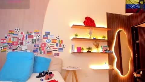 Snapshot of vane_lips chatting on 07.04.26 V A N E online show from 07.04.26